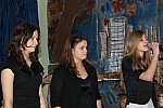 Dziewczyny jak malowane na tle malowanej Warszawy