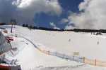 NARTY W ZIELE�CU